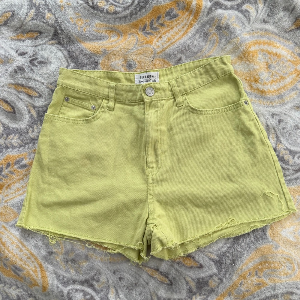 Terranova Light green high rise shorts size 29